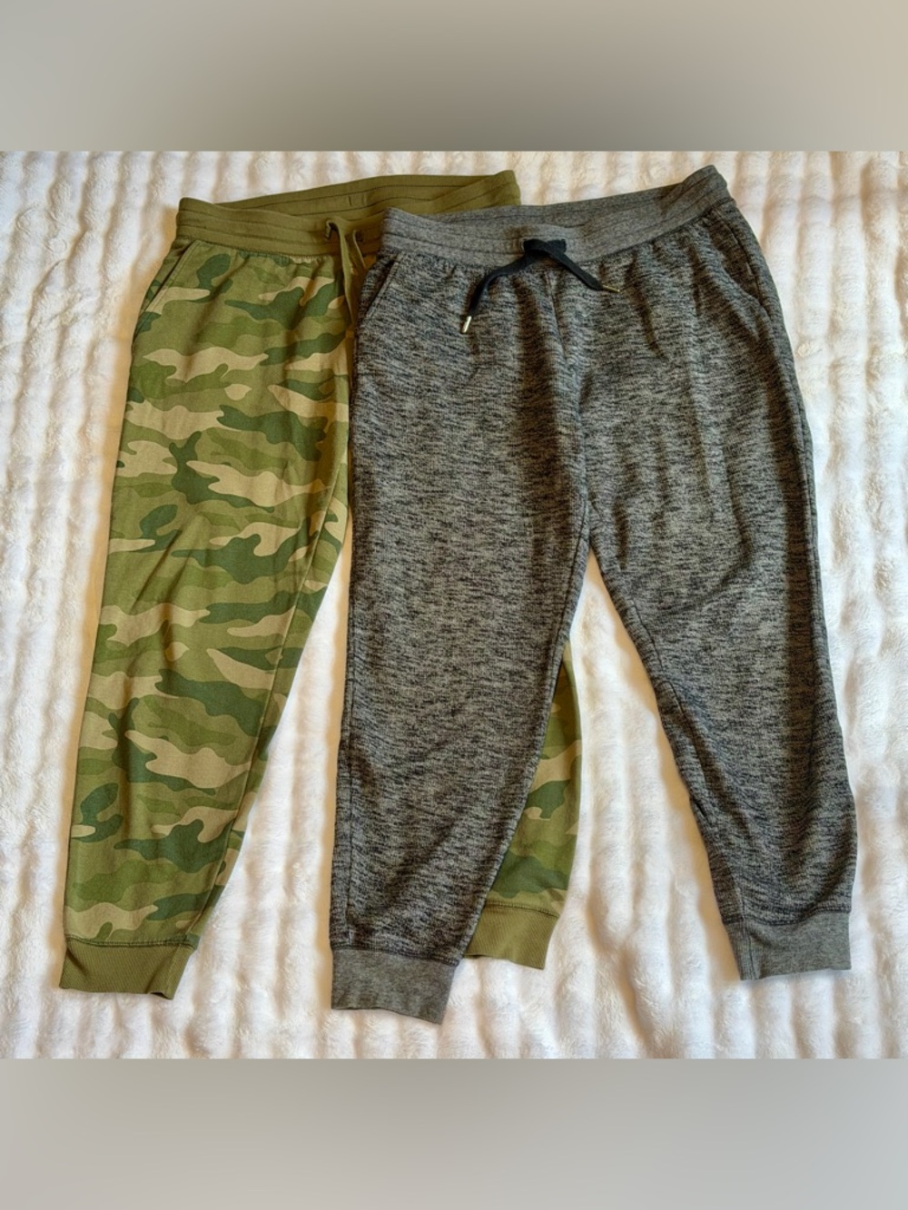 Old Navy Women’s New Rib Joggers Bundle Charcoal and Camouflage Size Medium - Picture 2 of 15